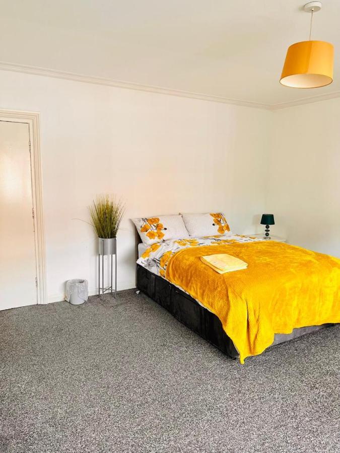 Private Room Close To Leeds University And City Centre Екстериор снимка
