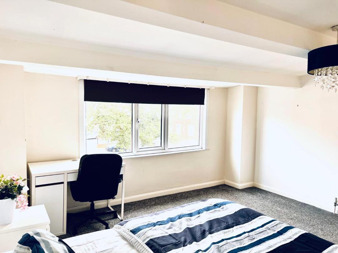 Private Room Close To Leeds University And City Centre Екстериор снимка