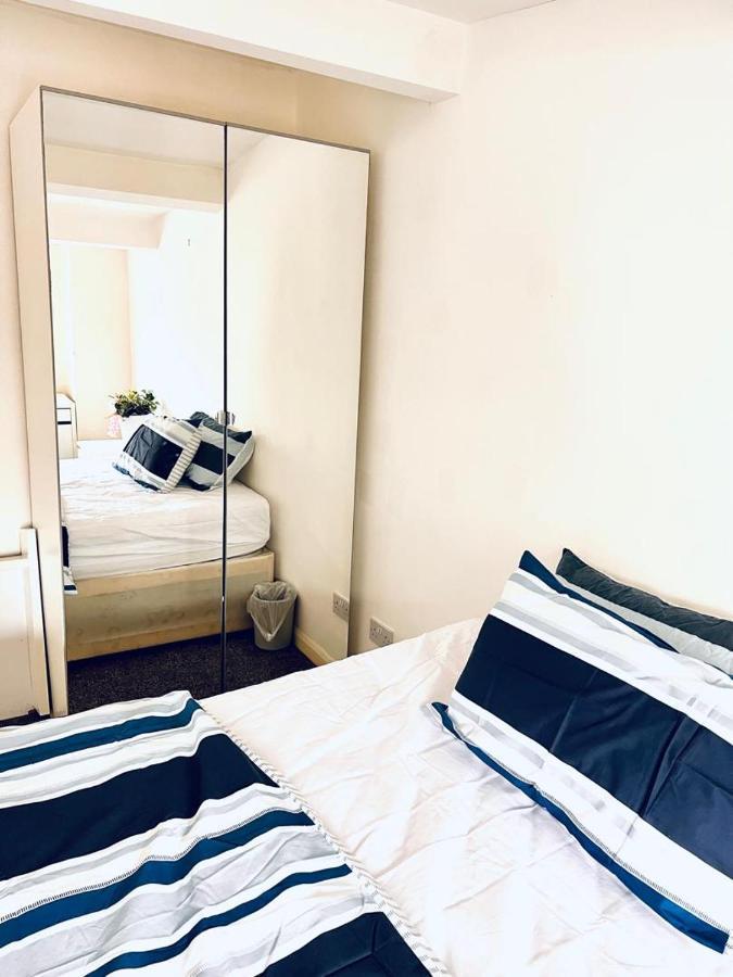 Private Room Close To Leeds University And City Centre Екстериор снимка